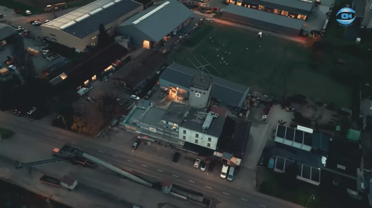 Chavornay vu au drone au crépuscule